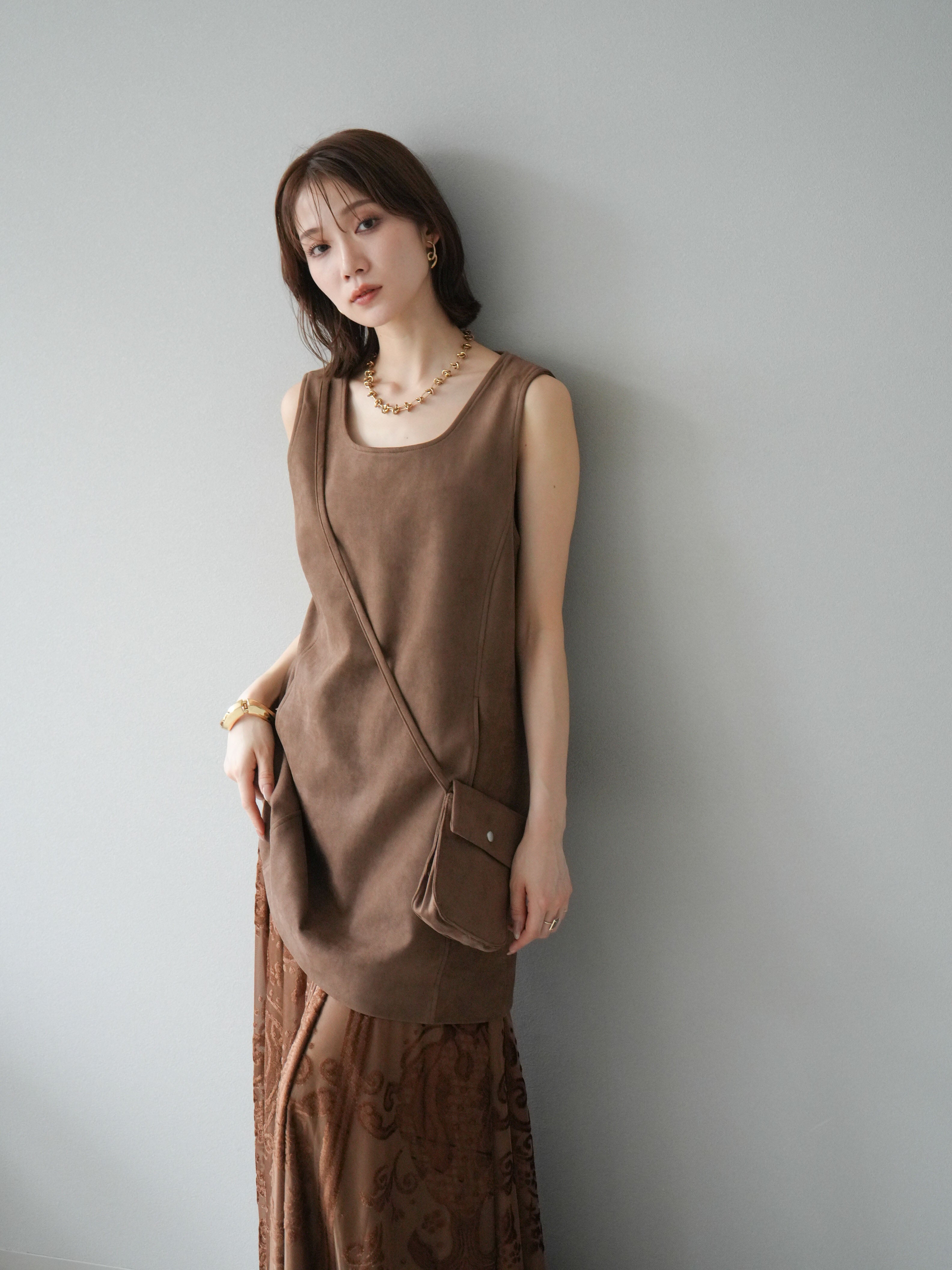 予約]ショルダーポーチ付スウェードミニワンピース/ブラウン