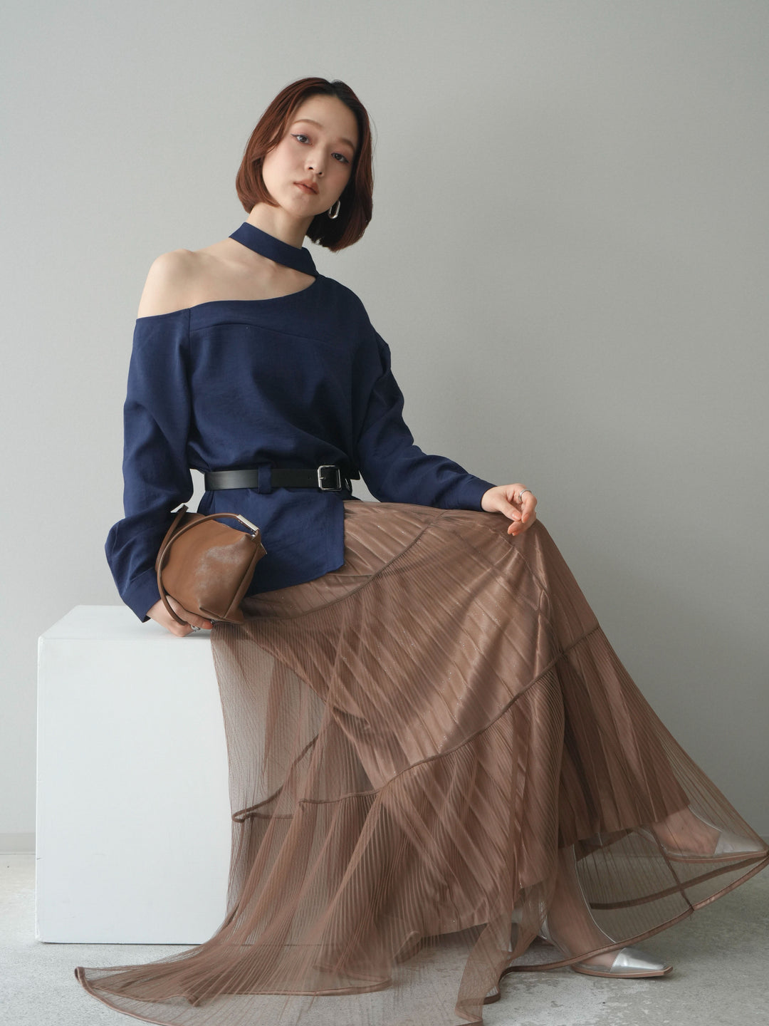 [SET]ベルト付ワンショルダースリットブラウス+ベルト付ワンショルダースリットブラウス(2set)