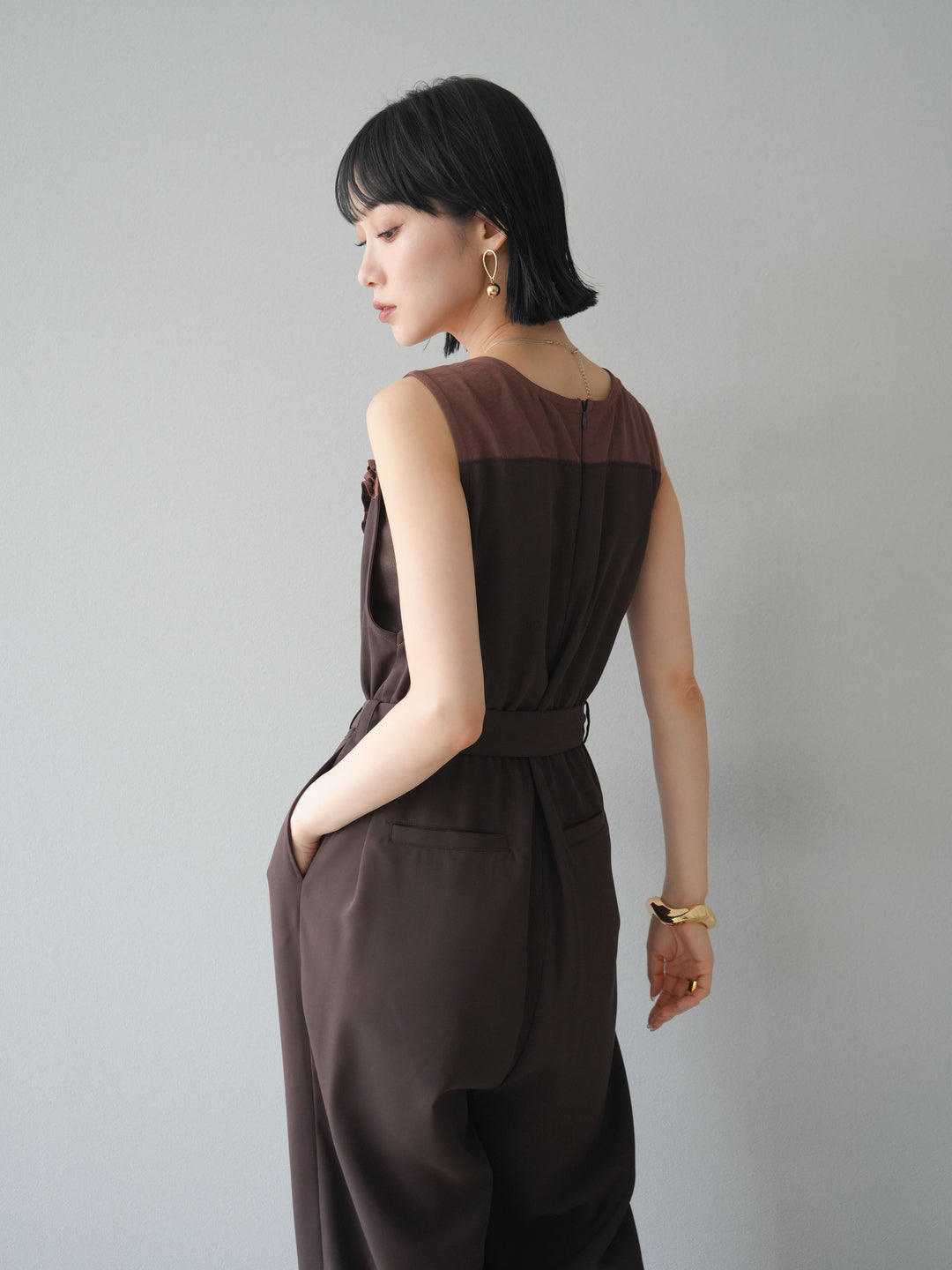 [預購] 荷葉邊設計連身褲/棕色