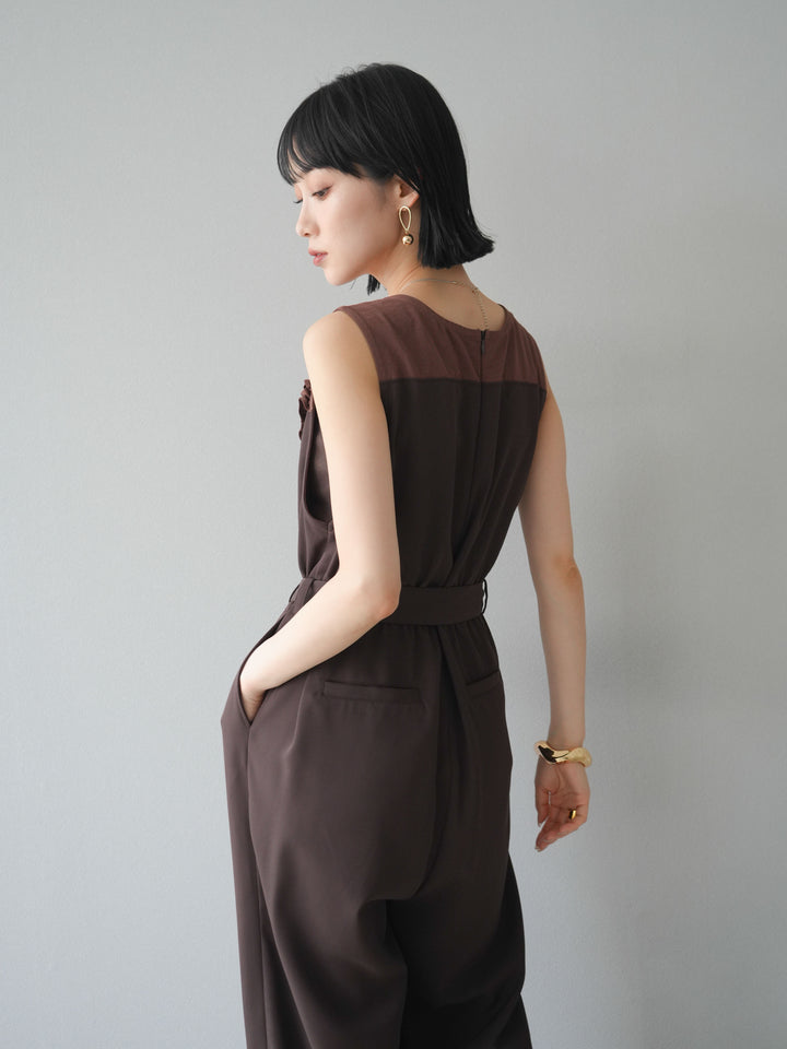 [預購] 荷葉邊設計連身褲/棕色