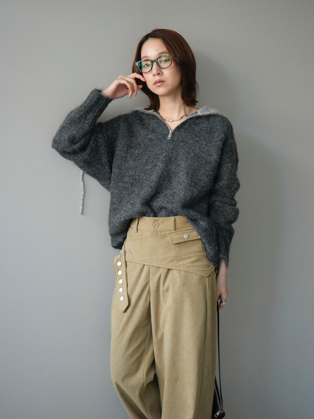 [予約]バイカラージップニットプルオーバー/charcoal