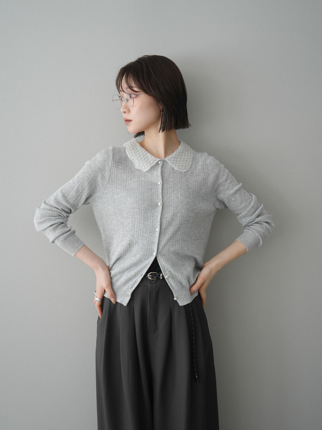 [予約]ビジュー襟パールボタンニットカーディガン/gray