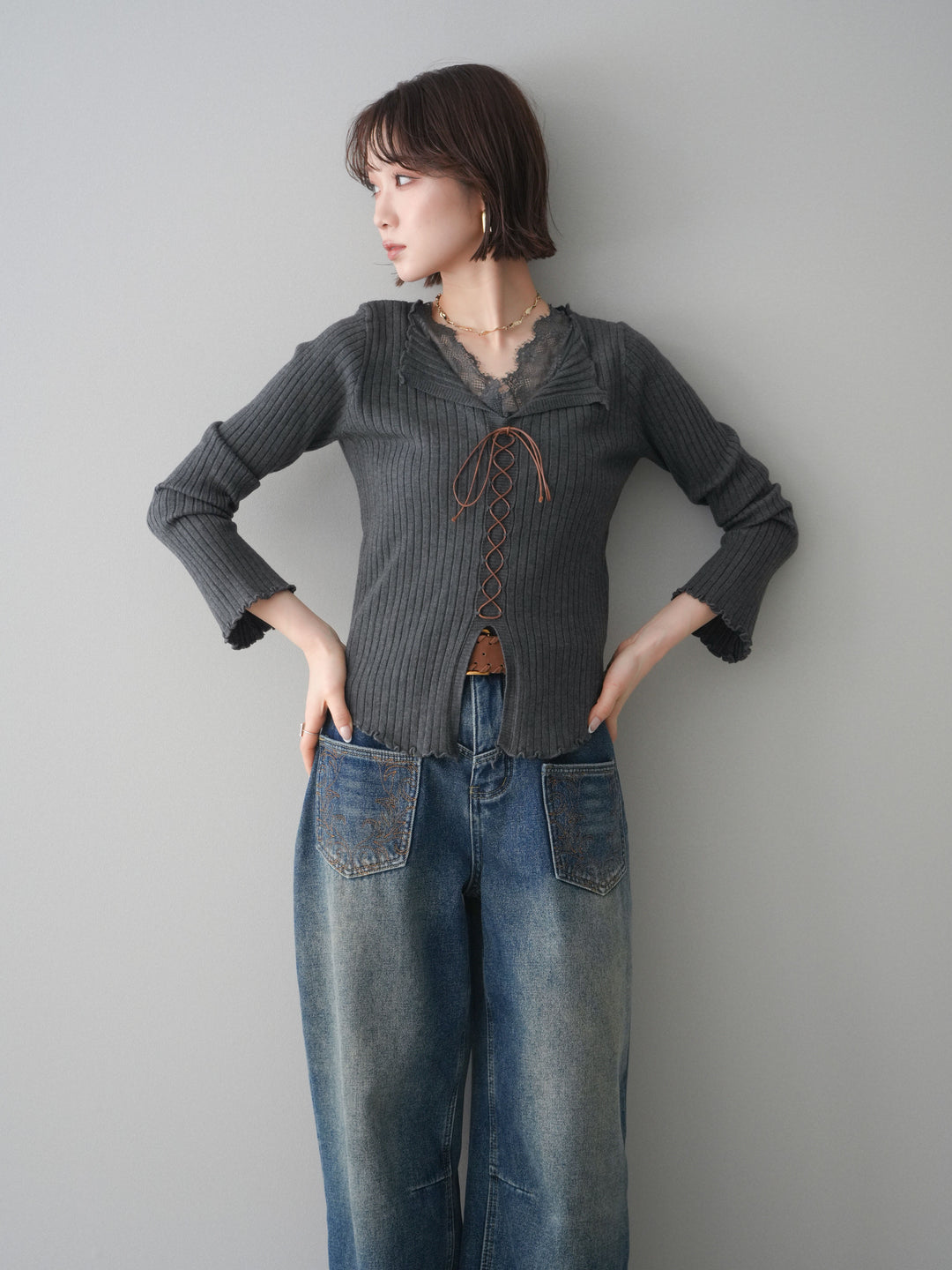 [予約]レースネックレースアップリブニットトップス/gray