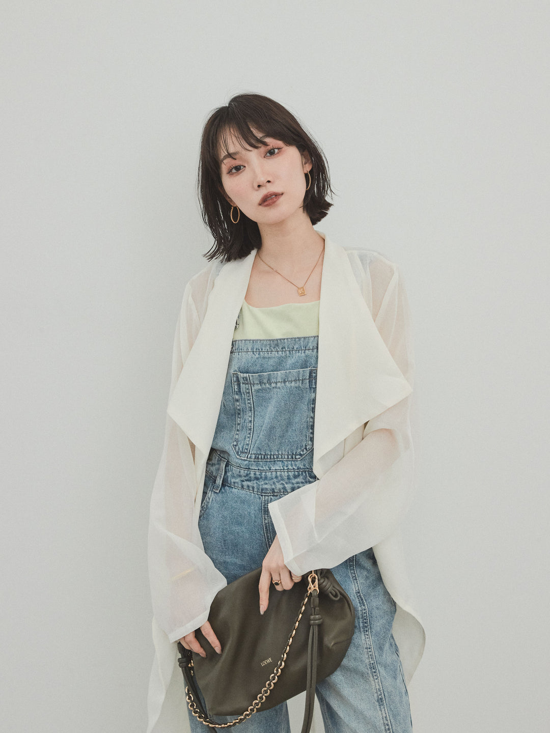 [SET] 中縫牛仔背帶褲 + 透視長版外套（2 件組）