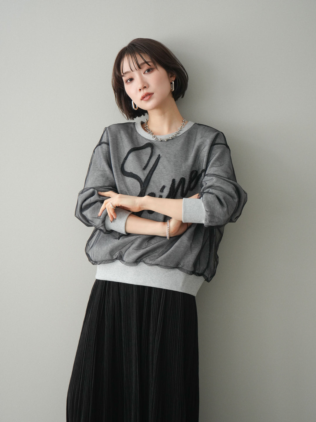 [SET]チュールレイヤードロゴスエットプルオーバー+選べるアクセセット(2set)