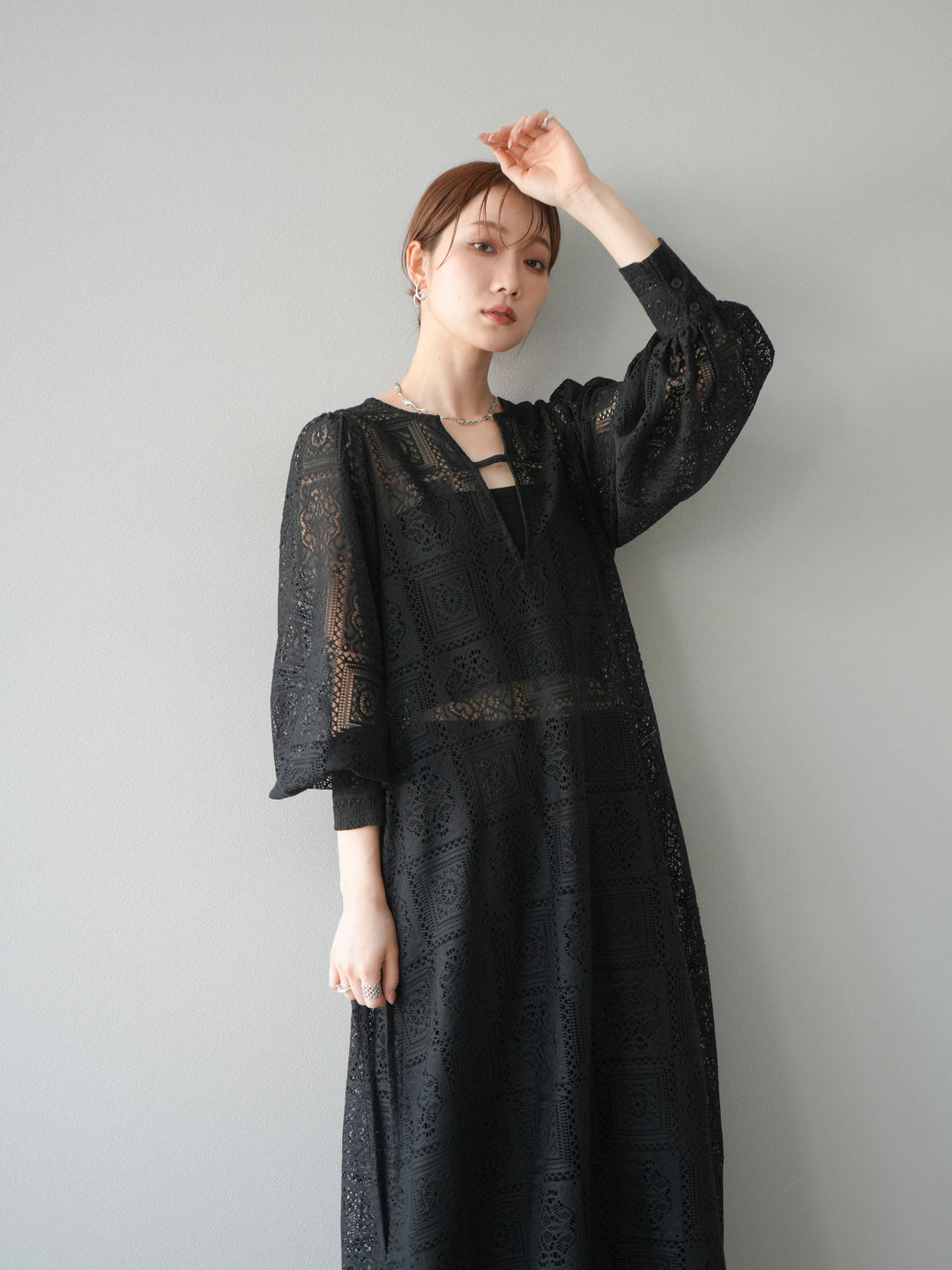 【套裝】塊蕾絲捲袖洋裝+塊蕾絲寬褲（2套）