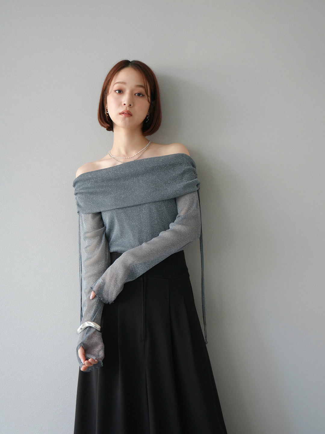 [予約]ラメシアーウィンガーホールオフショルトップス/チャコール