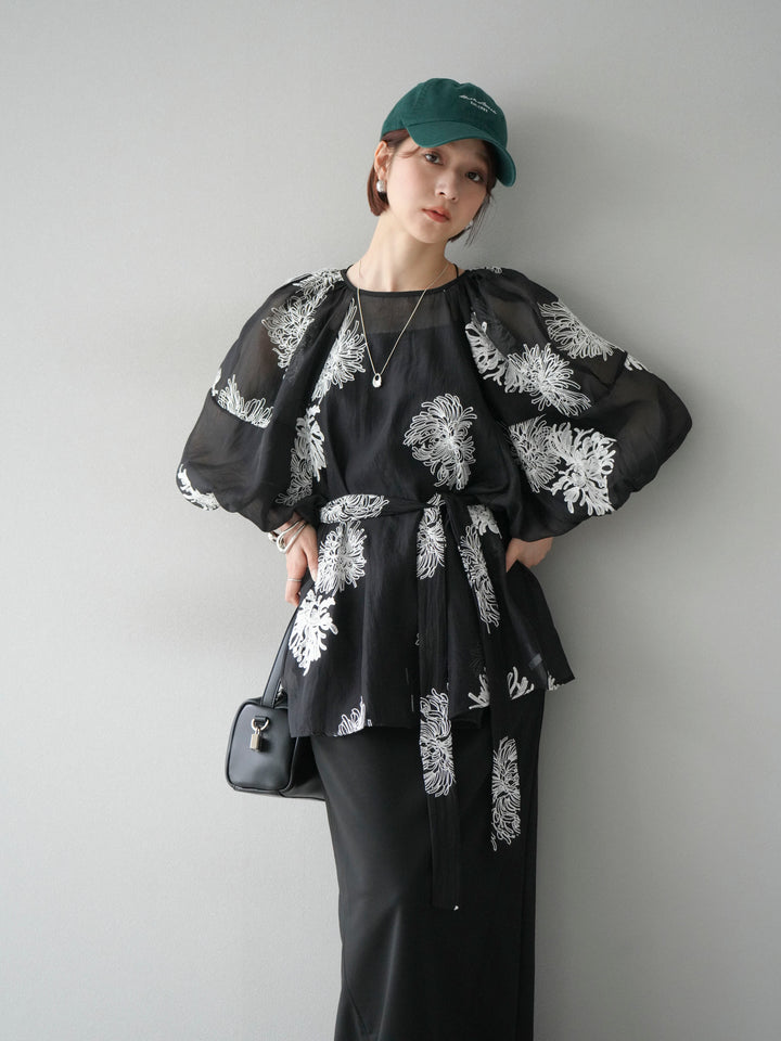 [予約]刺繍シアーバルーンスリーブブラウス/ブラック