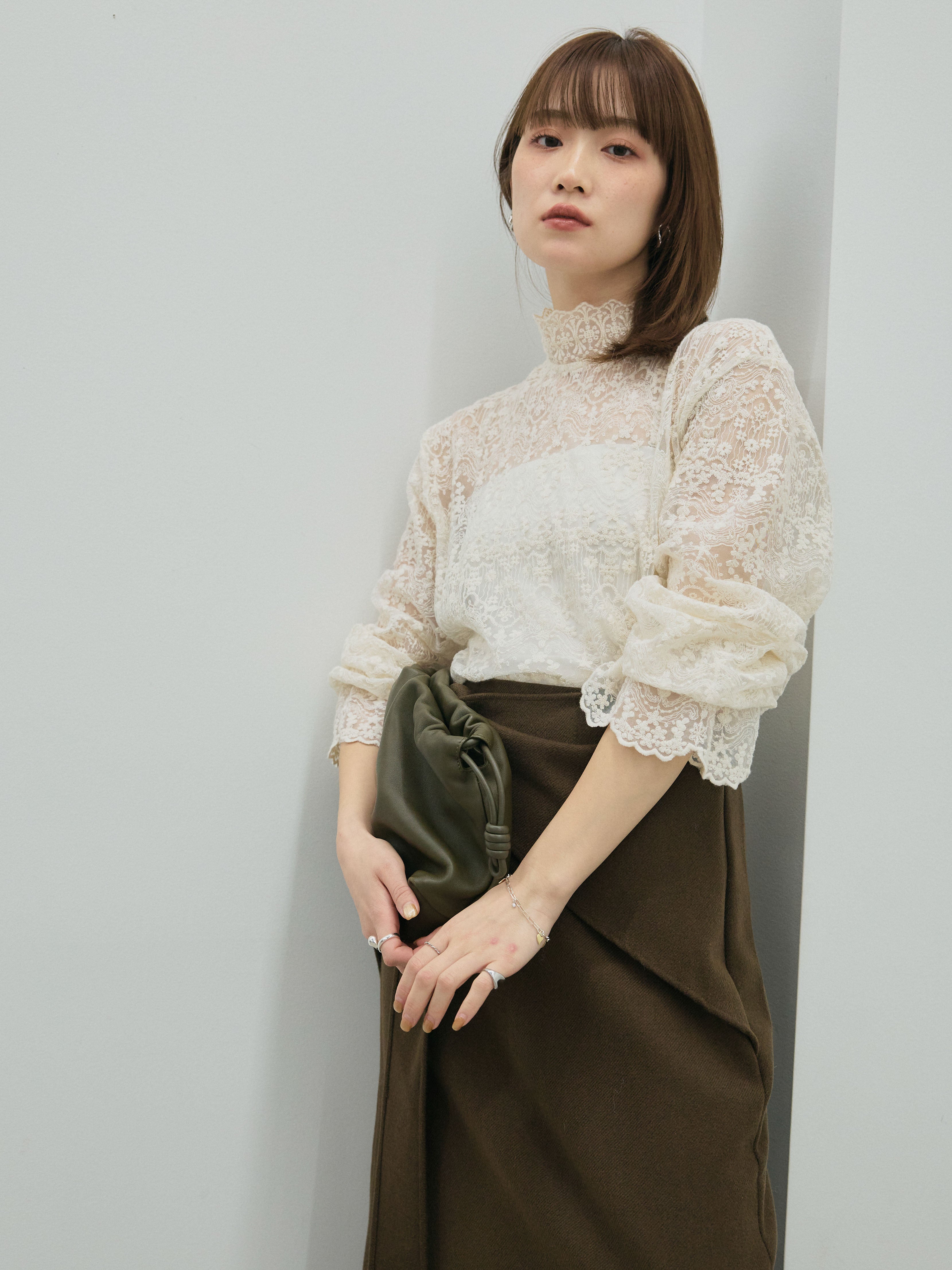 予約]ハイネックレーストップス/ivory – Lumier