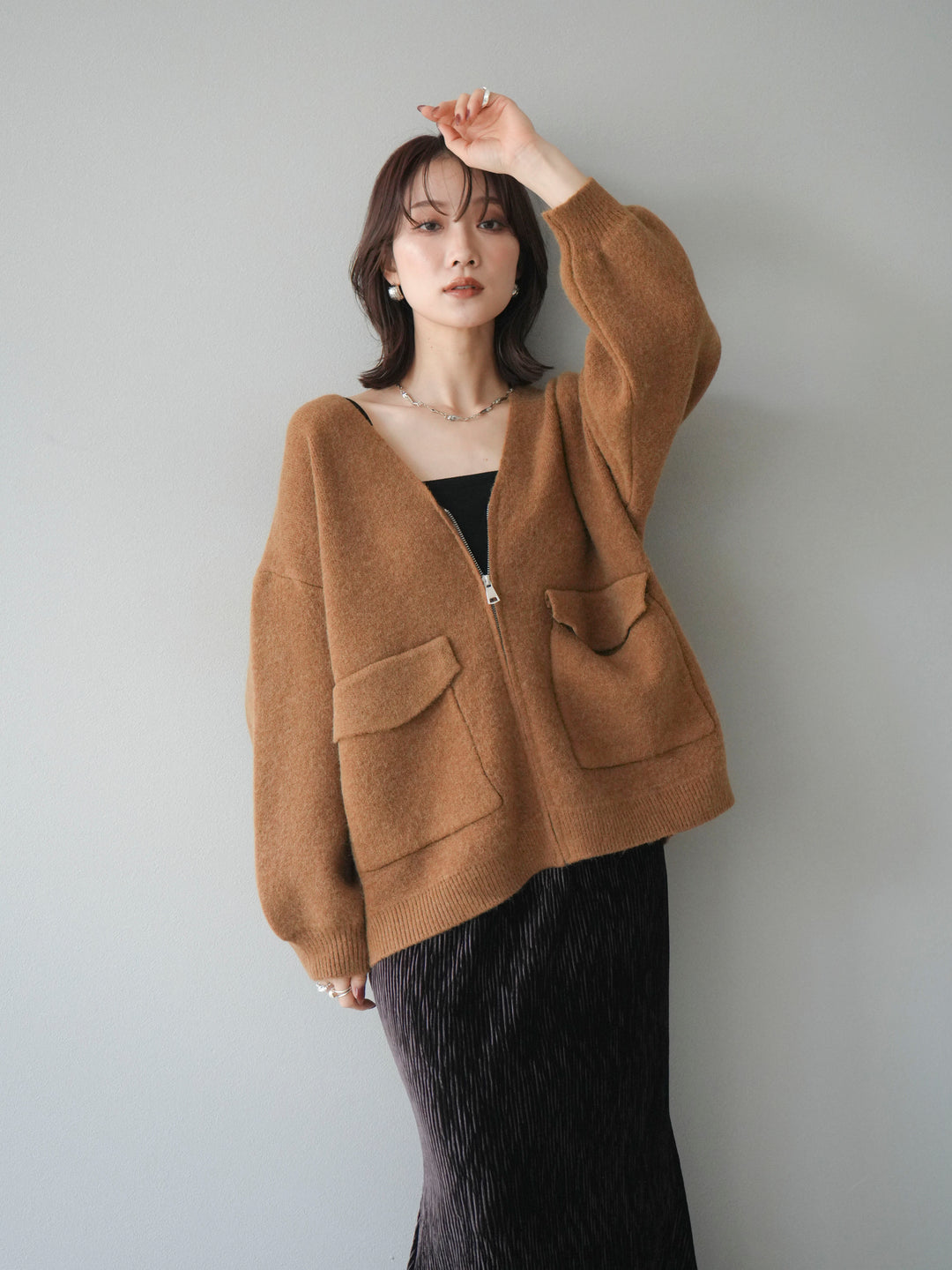 [預訂] 大口袋拉鍊針織開襟衫/駝色