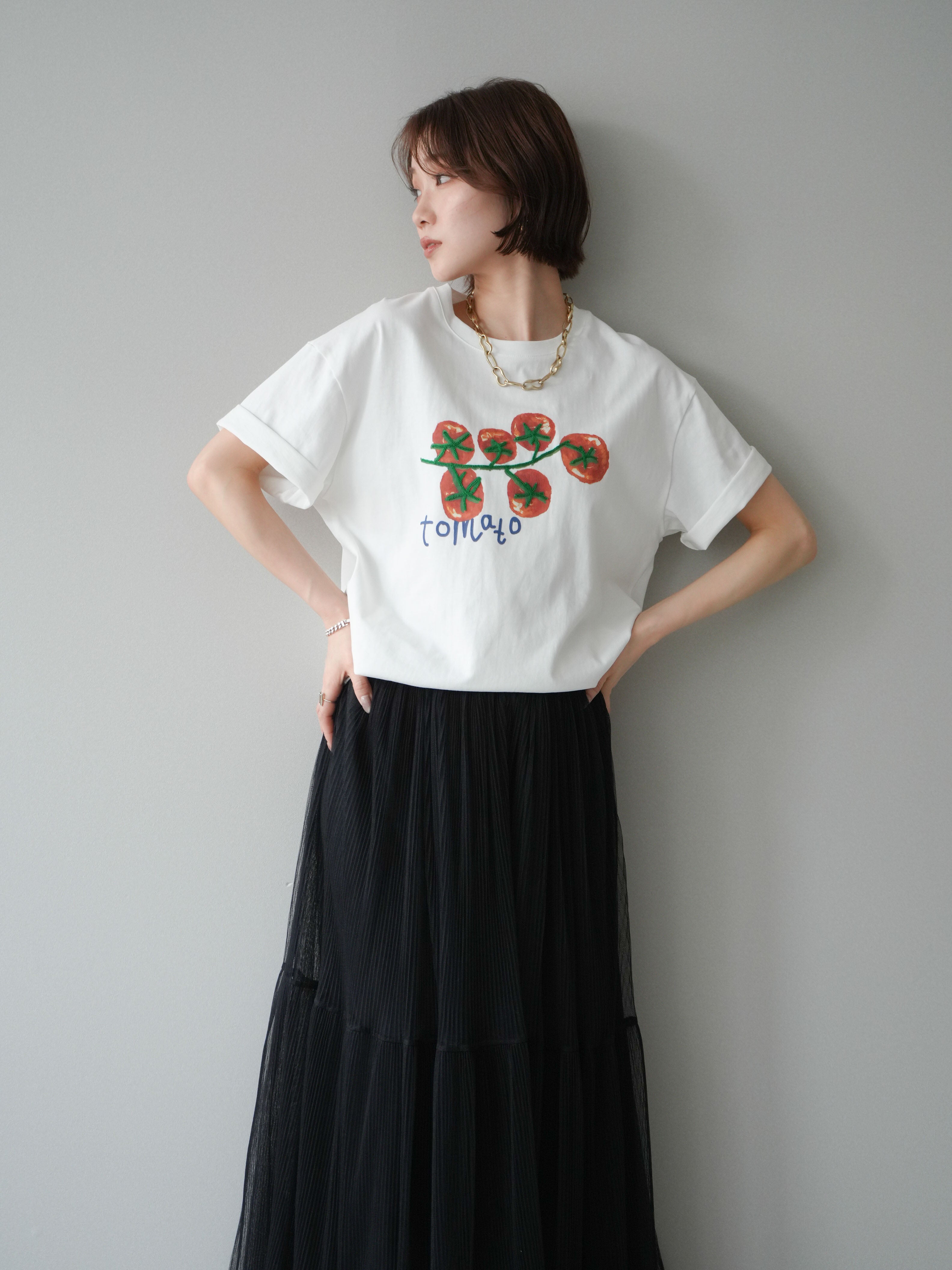 予約]トマト刺繍TEE/white – Lumier