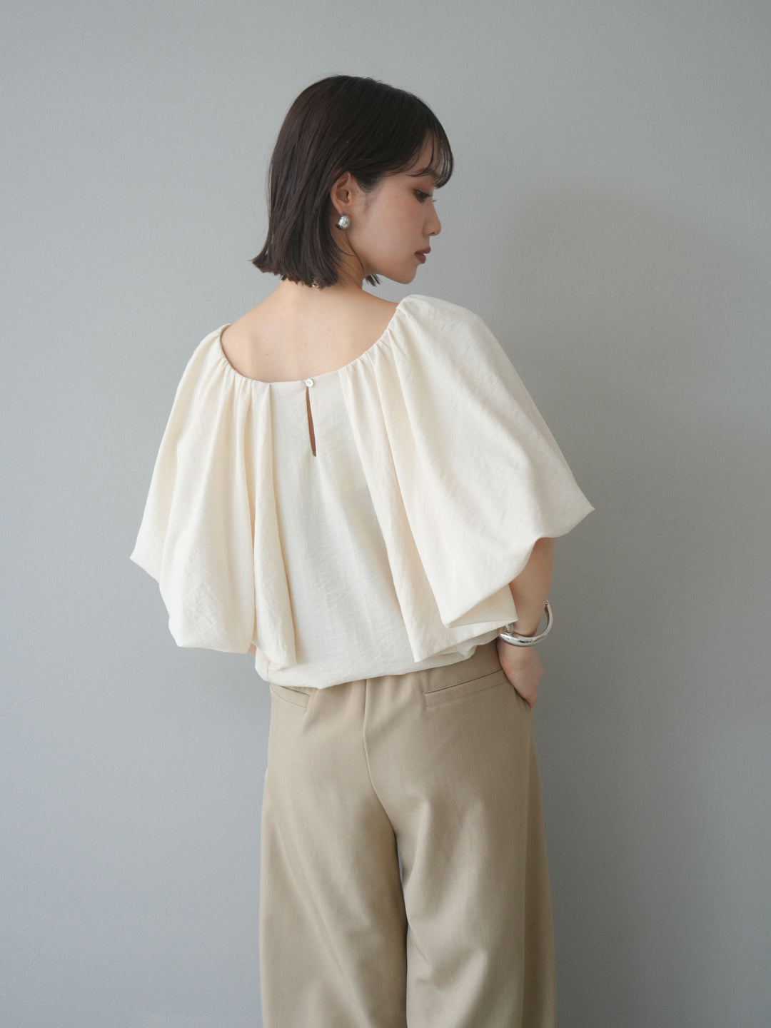 [SET] 燈籠袖褶襉設計上衣 + 拉鍊褶襉寬褲 (2 套)