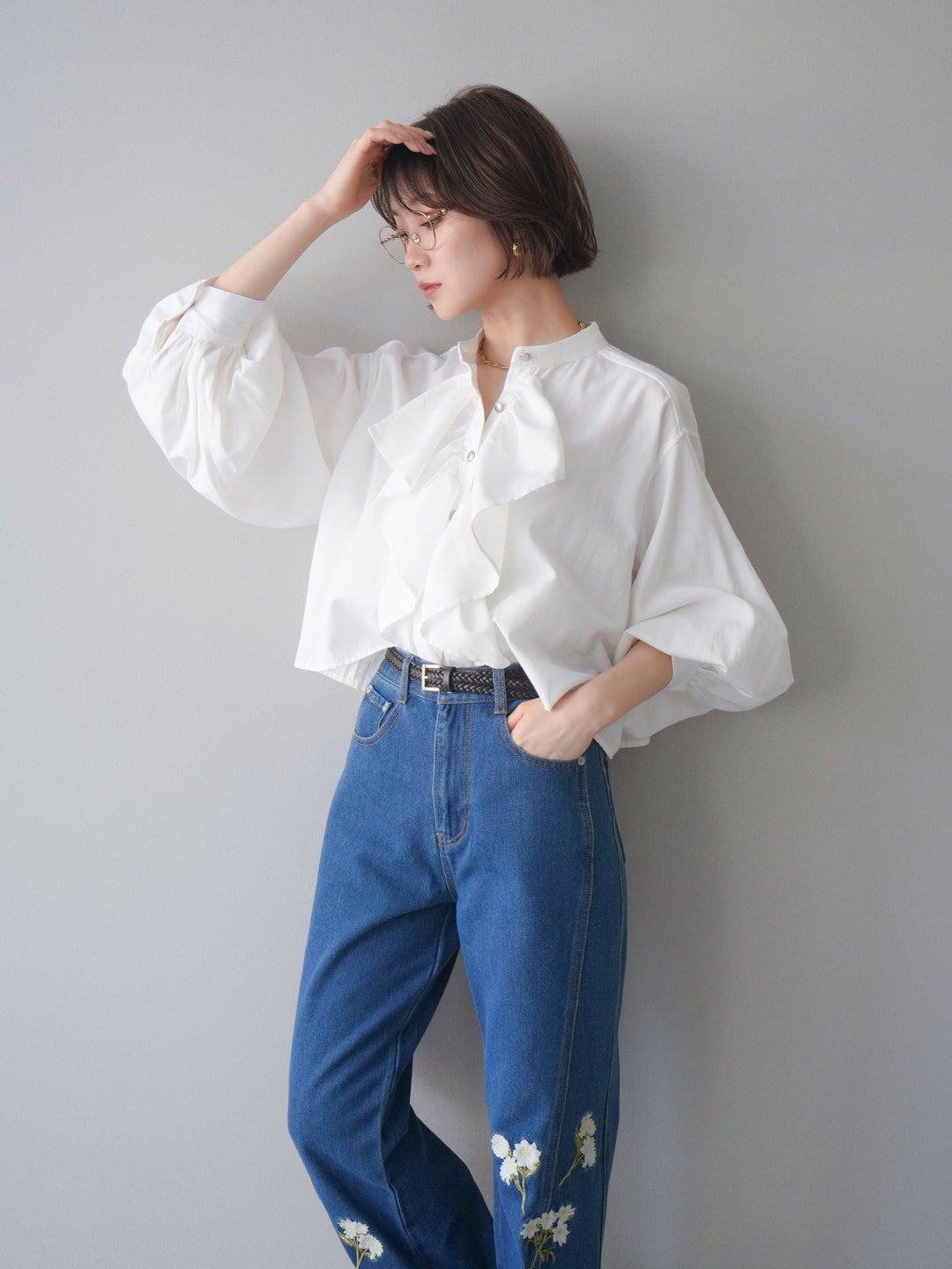 [SET]ラッフルフレアショートブラウス+フラワー刺繍ストレートデニム(2set)