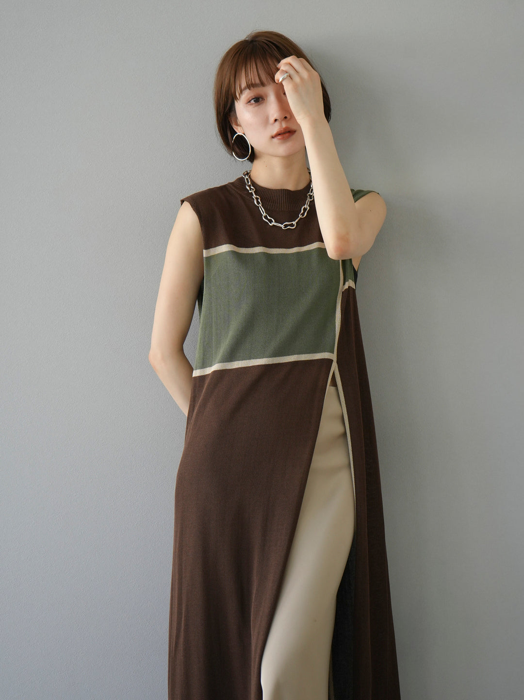 [SET] Bicolor slit summer knit dress + selectable necklace set (2 sets)