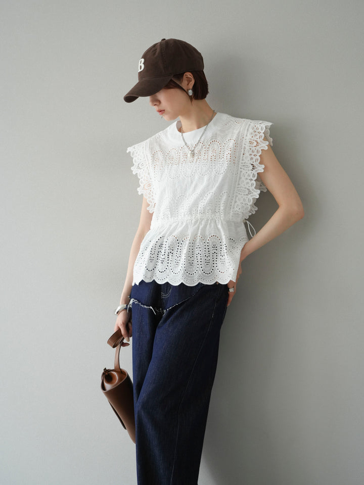 [SET] 扇貝刺繡蕾絲上衣 + 臀部設計牛仔褲 (2set)