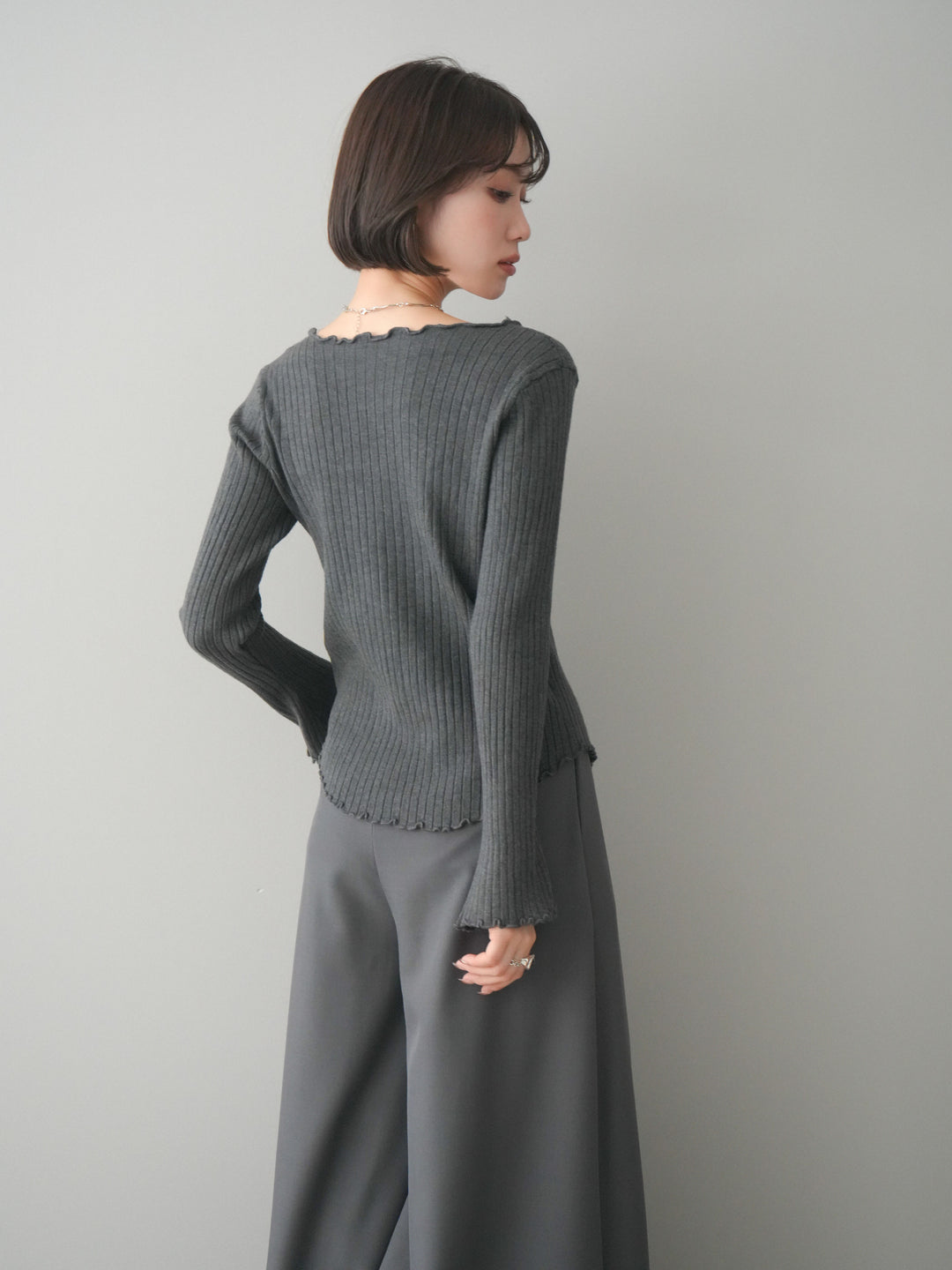 [予約]レースネックレースアップリブニットトップス/gray
