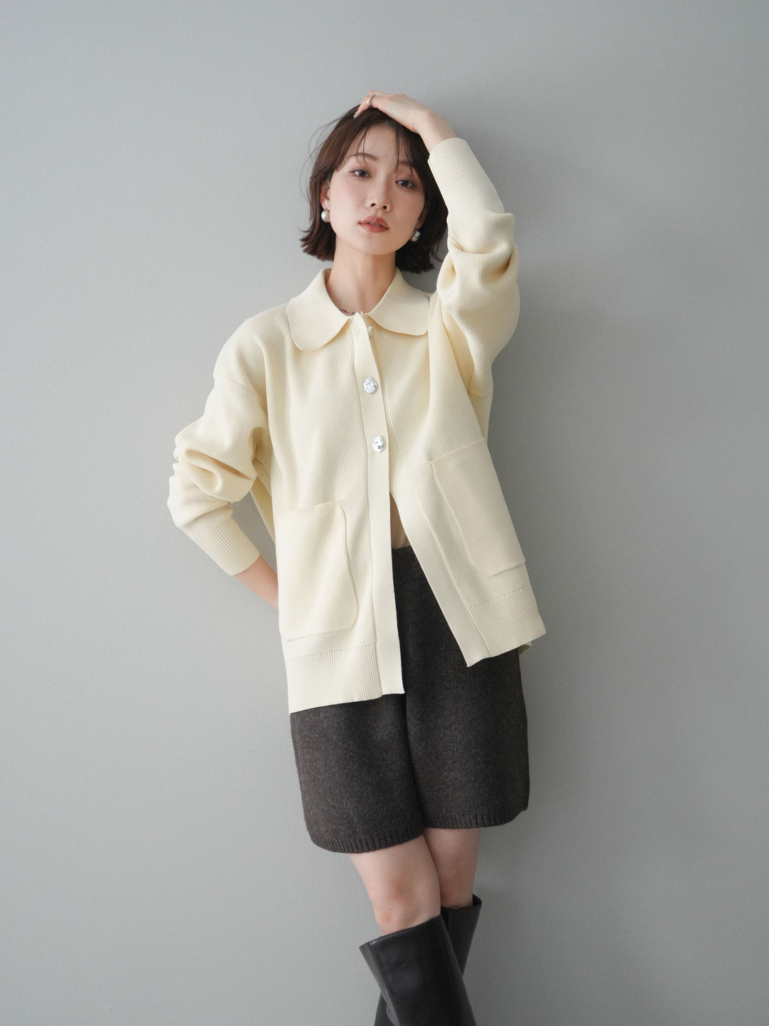 [予約]メタルボタン襟付きポリエステルニットカーディガン/ivory