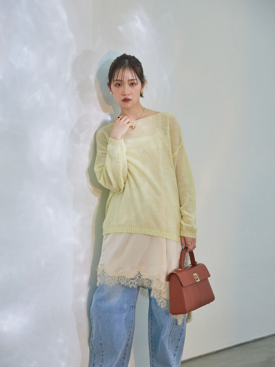 【Allure】[SET]モヘアタッチ透かし編みボートネックニットプルオーバー+アシンメトリーサテンレースキャミソール(2set)