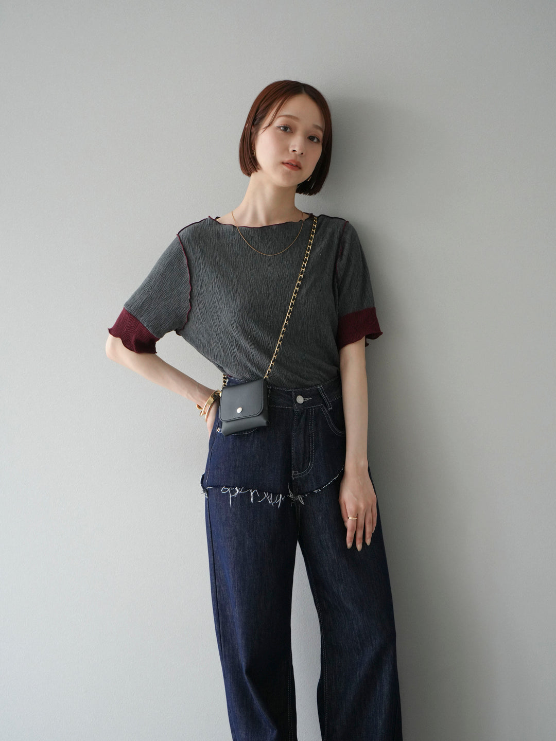 [SET] 百褶同色船領套頭衫 + 臀部設計牛仔褲（2 件組）