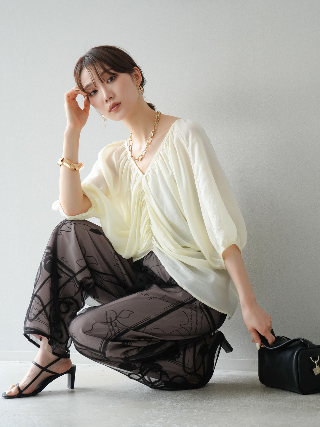 [予約]ボリュームスリーブシアータックブラウス/アイボリー