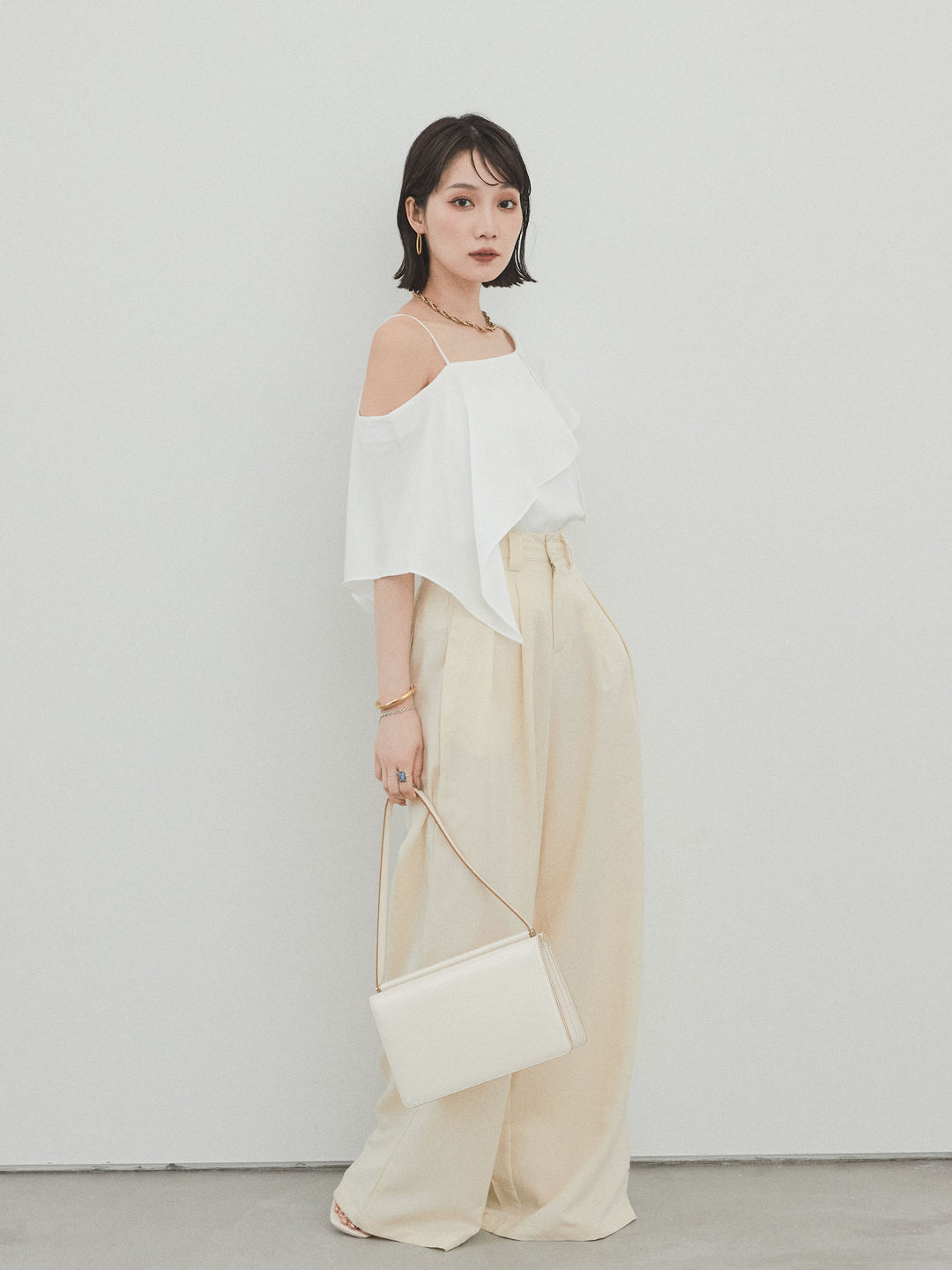 [SET]ワンショルラッフルブラウス+リネンタッチタックワイドパンツ (2set)