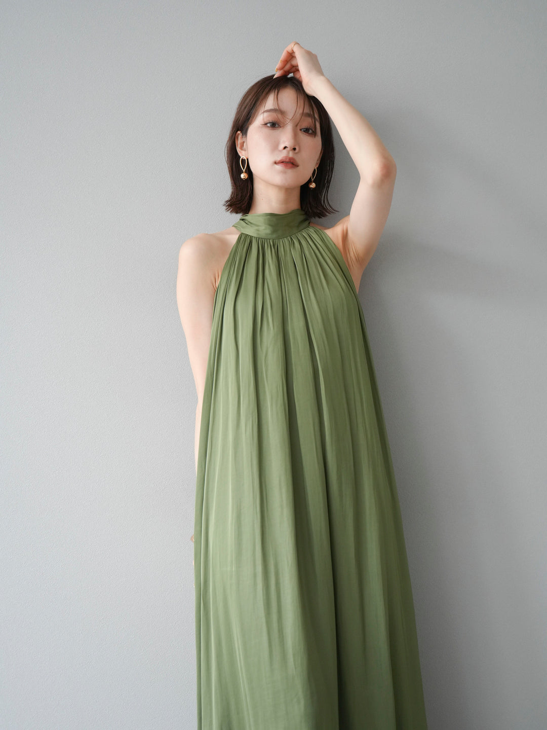 [予約]シャイニーホルターワンピース/グリーン