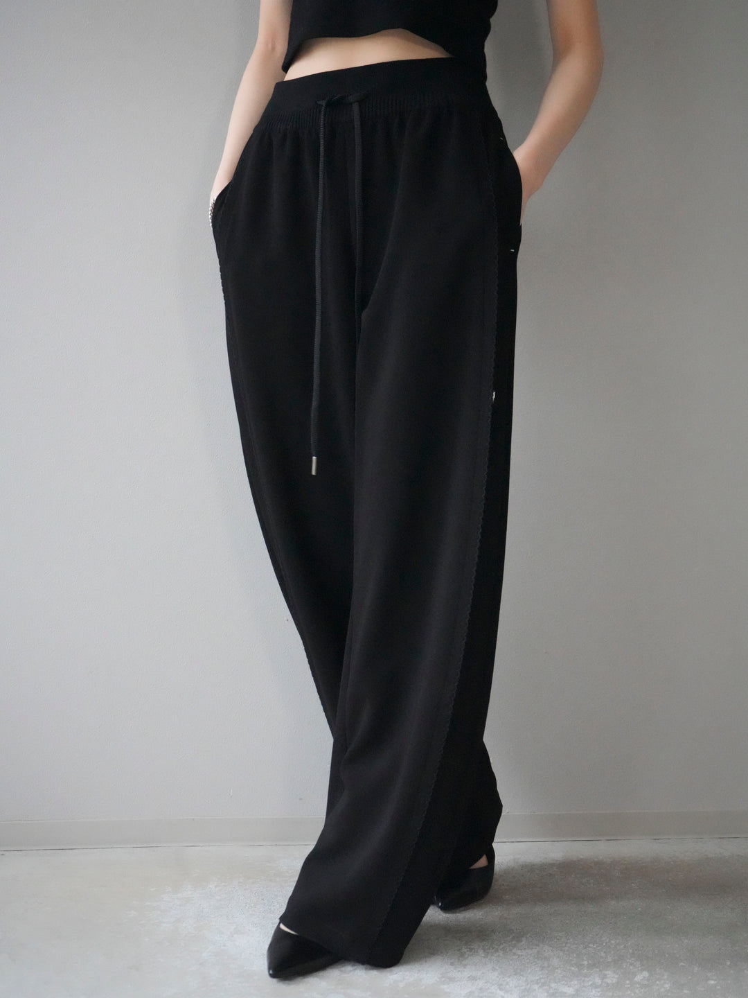 [予約]ステッチデザインウエストリブニットスエットパンツ/black