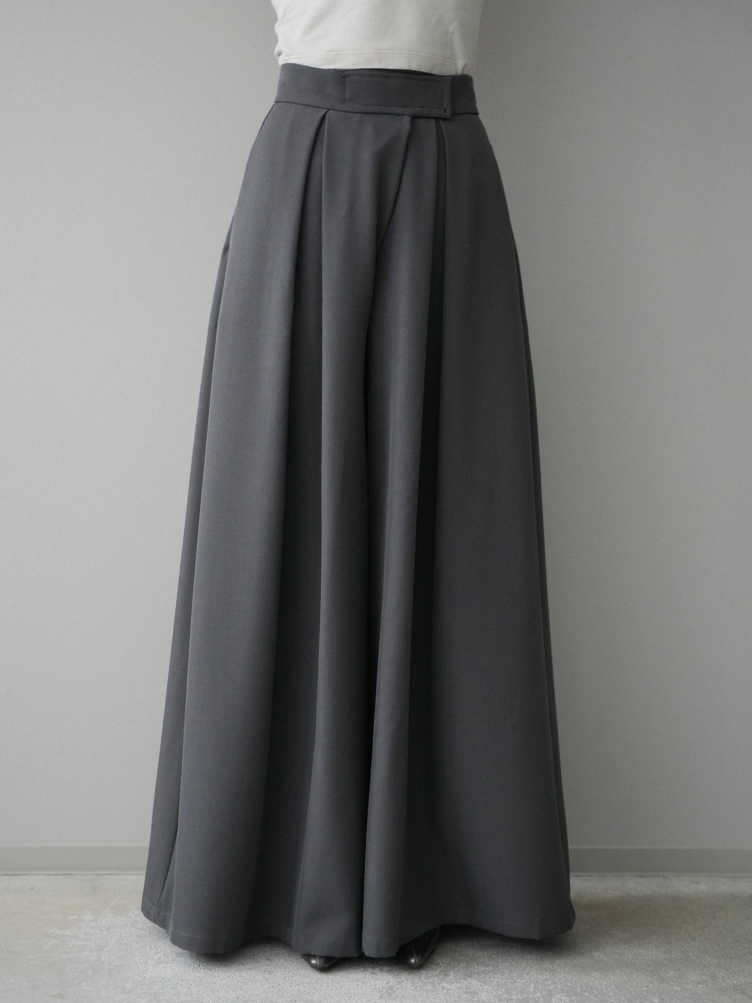 [予約]テープベルトタックバギーパンツ/gray