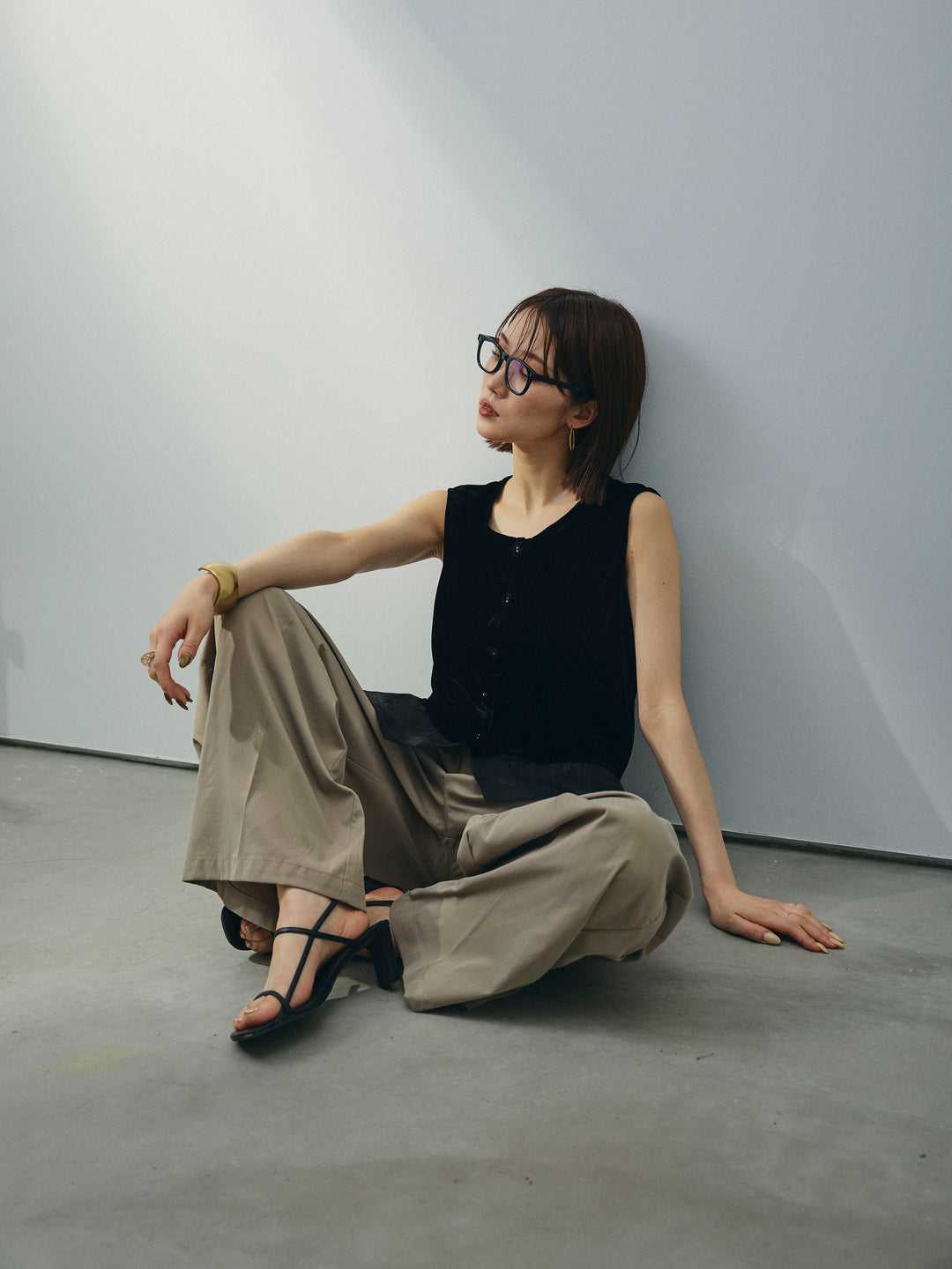 [予約]裾チュールベロアノースリーブプルオーバー/ブラック