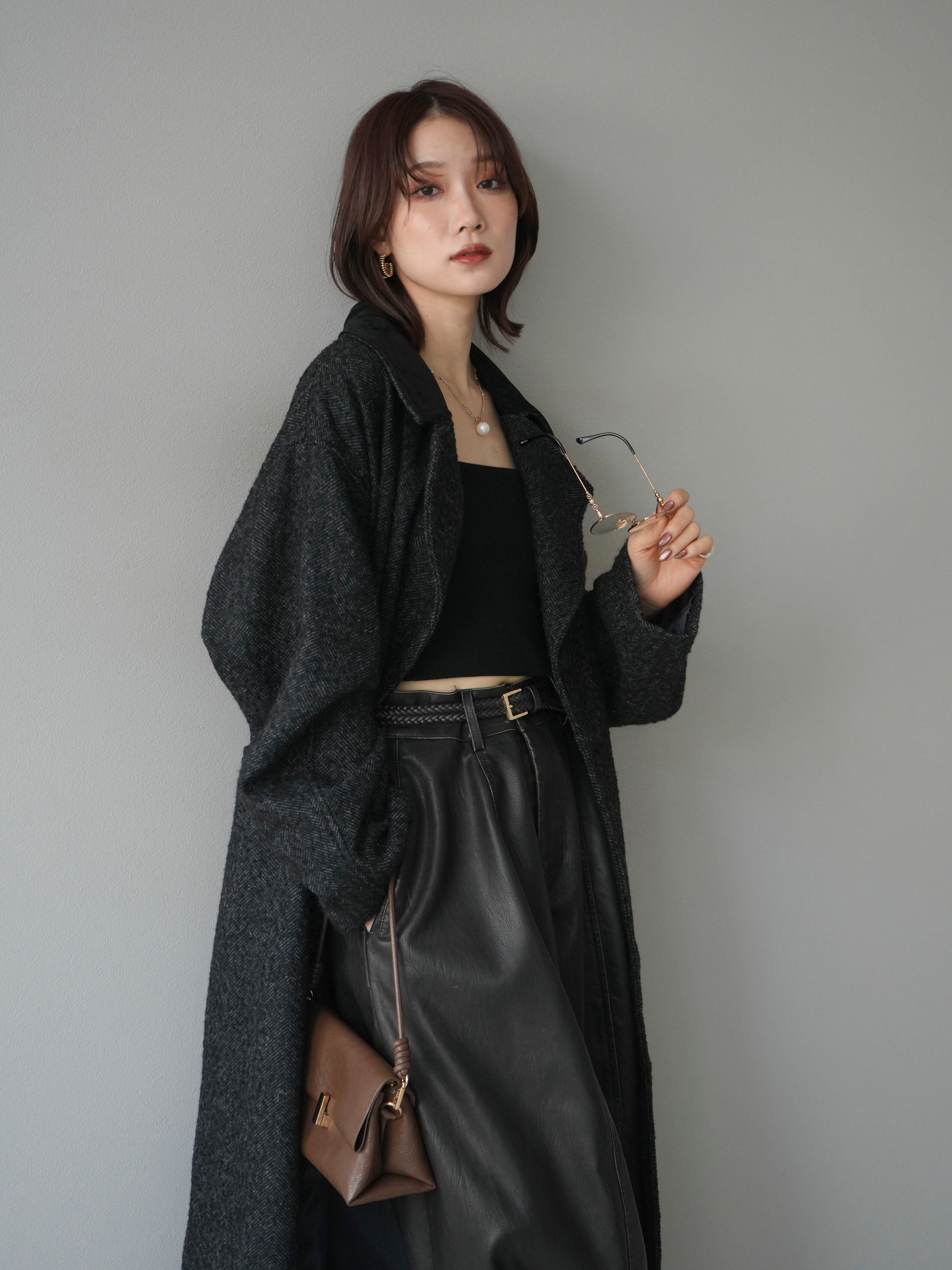 予約]ネップヘリンボーンレザー襟チェスターコート/black – Lumier