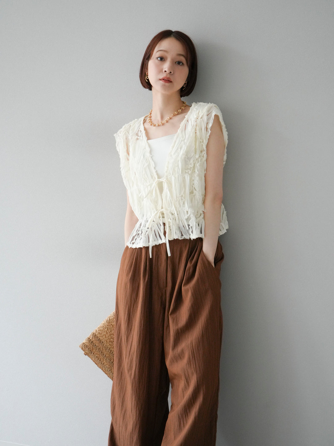 [SET] 提花蕾絲蝴蝶結上衣+麻質下擺迴力寬褲（2件套）