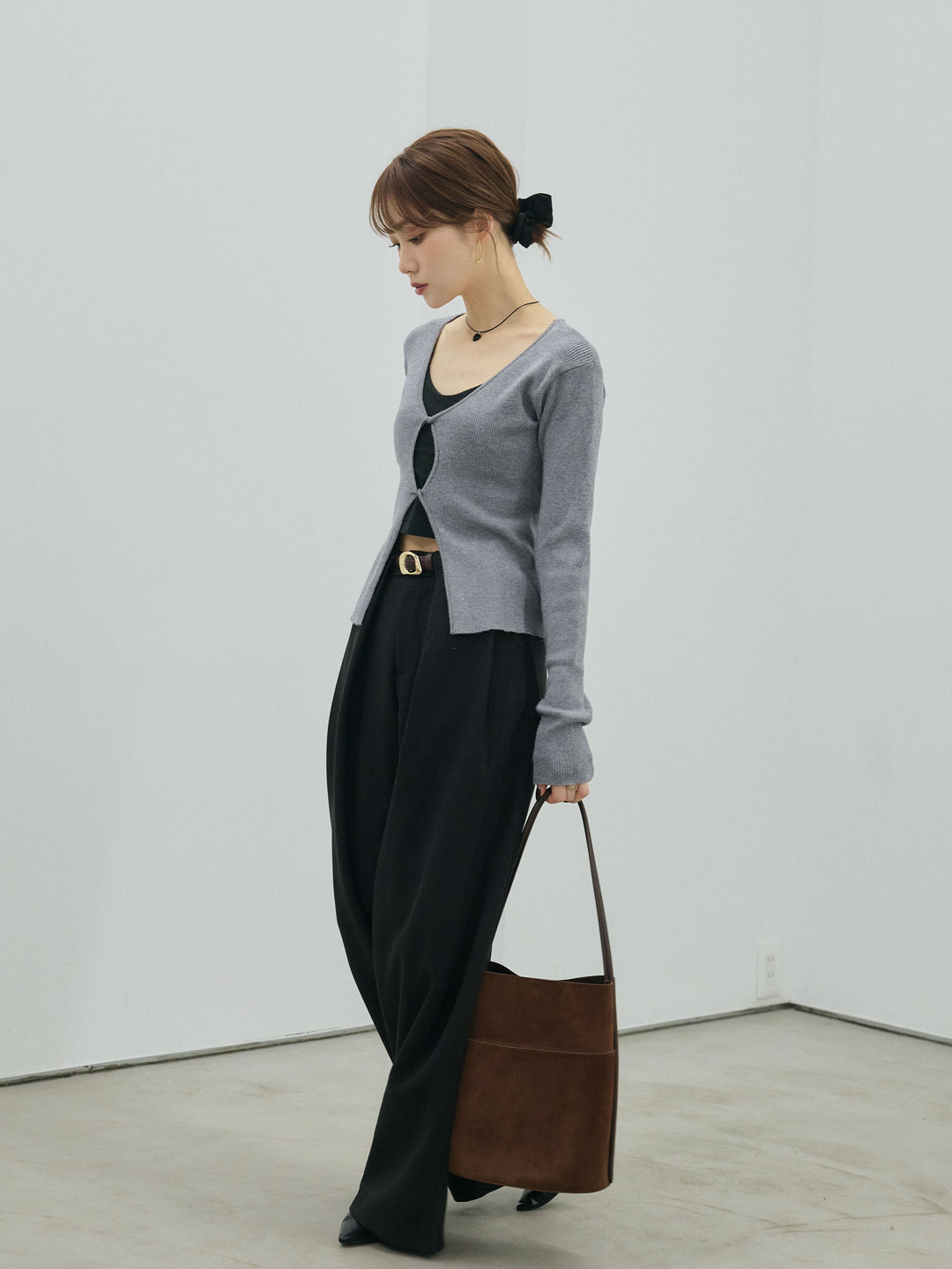 【Allure】[SET]フロントツイストホールリブニットトップス+ループデザインツイルワイドパンツ(2set)