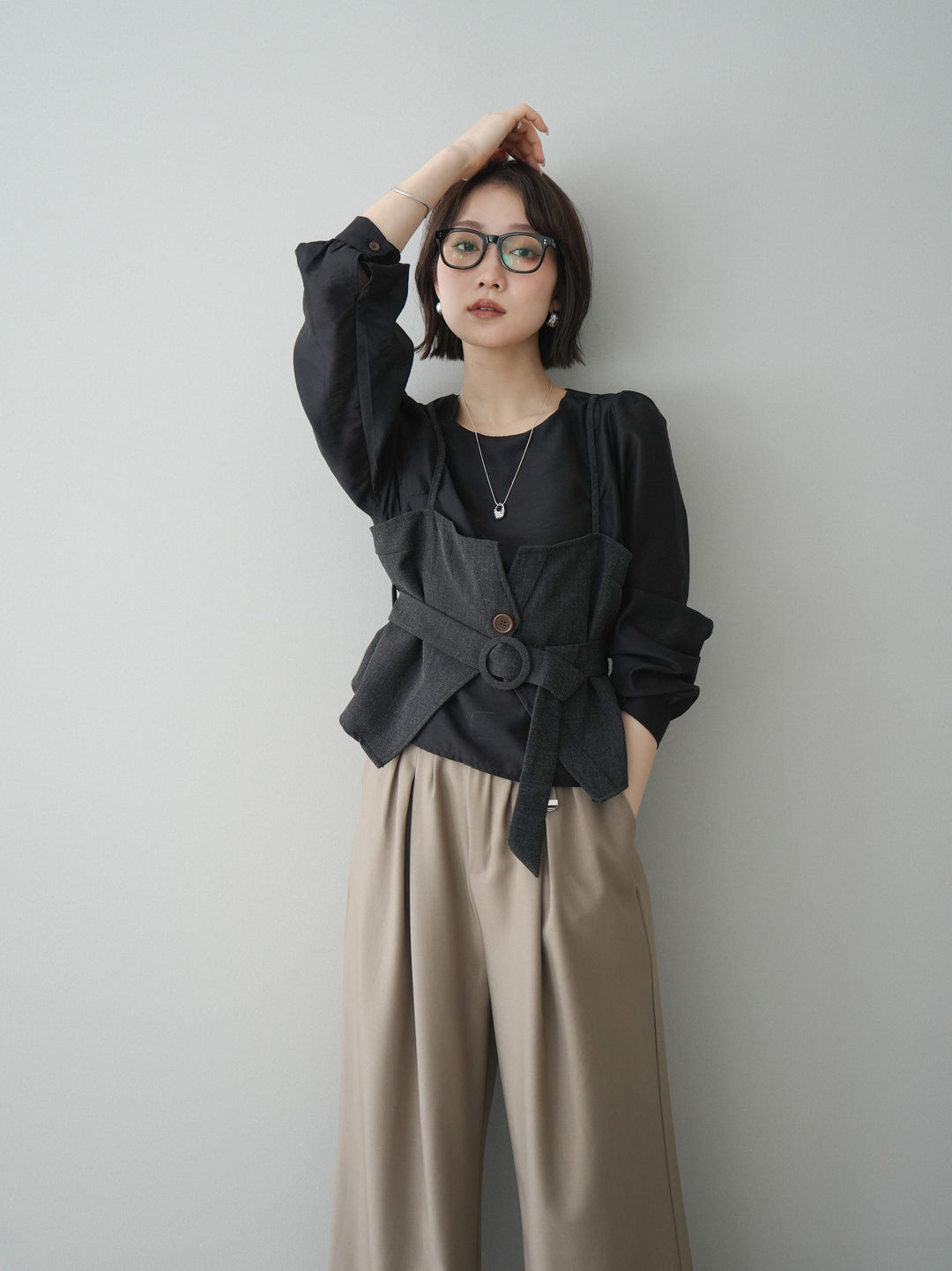 [SET]異素材ビスチェドッキングブラウス+ベルト付キーホルダーモチーフワイドパンツ(2set)