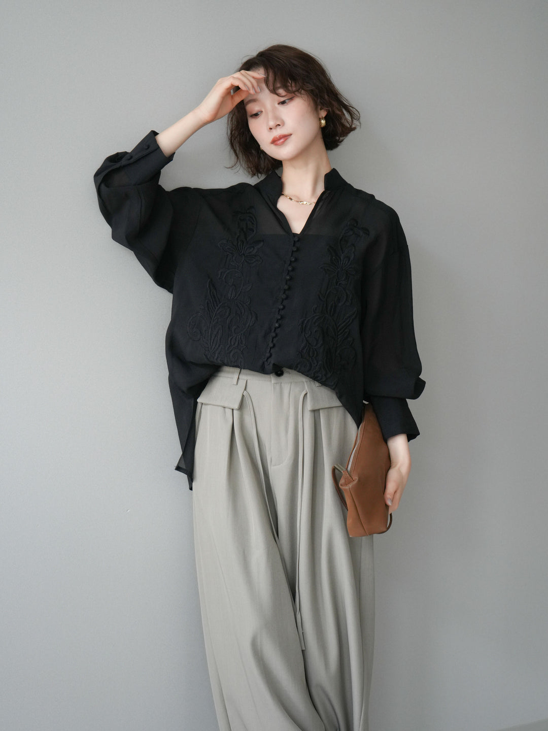 [予約]フロントコードエンブロイダリーブラウス/black