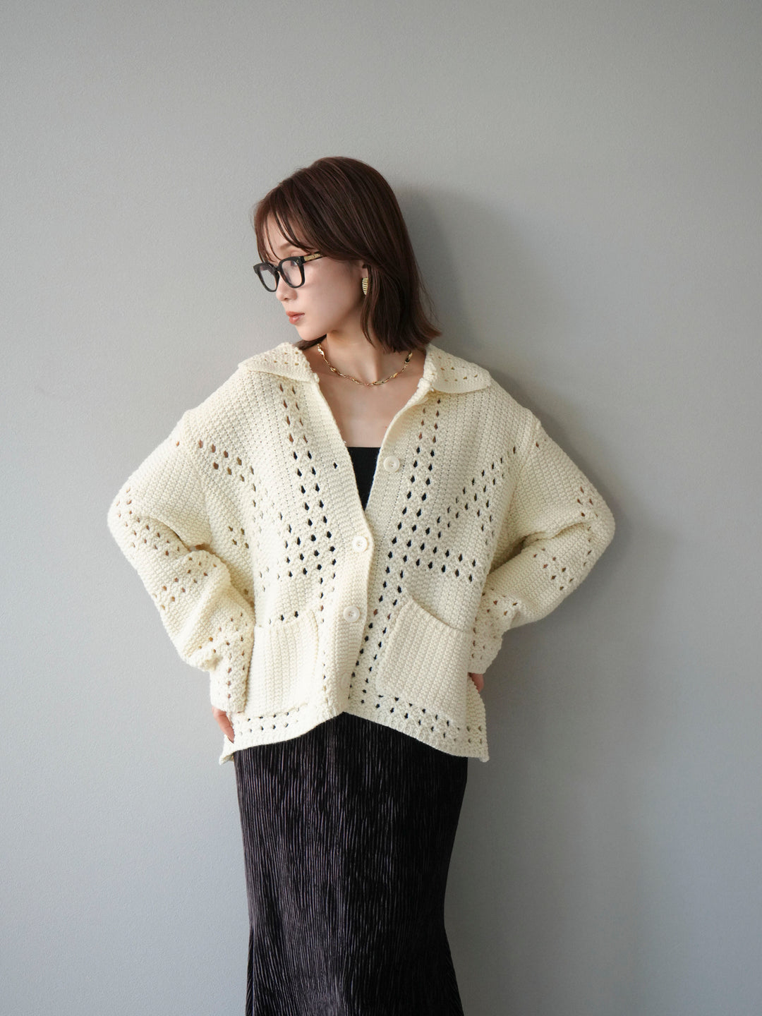 [予約]丸襟透かし編みニットカーディガン/オフ