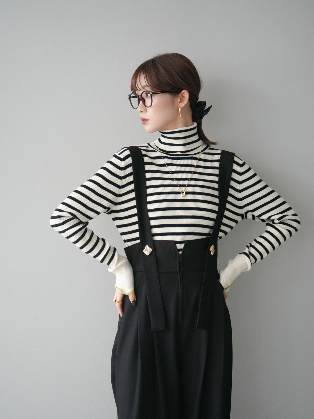 [SET]袖配色ハイネックボーダーリブニットトップス+選べるアクセセット(2set)