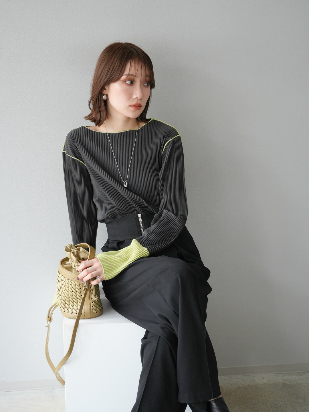 [予約]バイカラープリーツトップス/チャコール