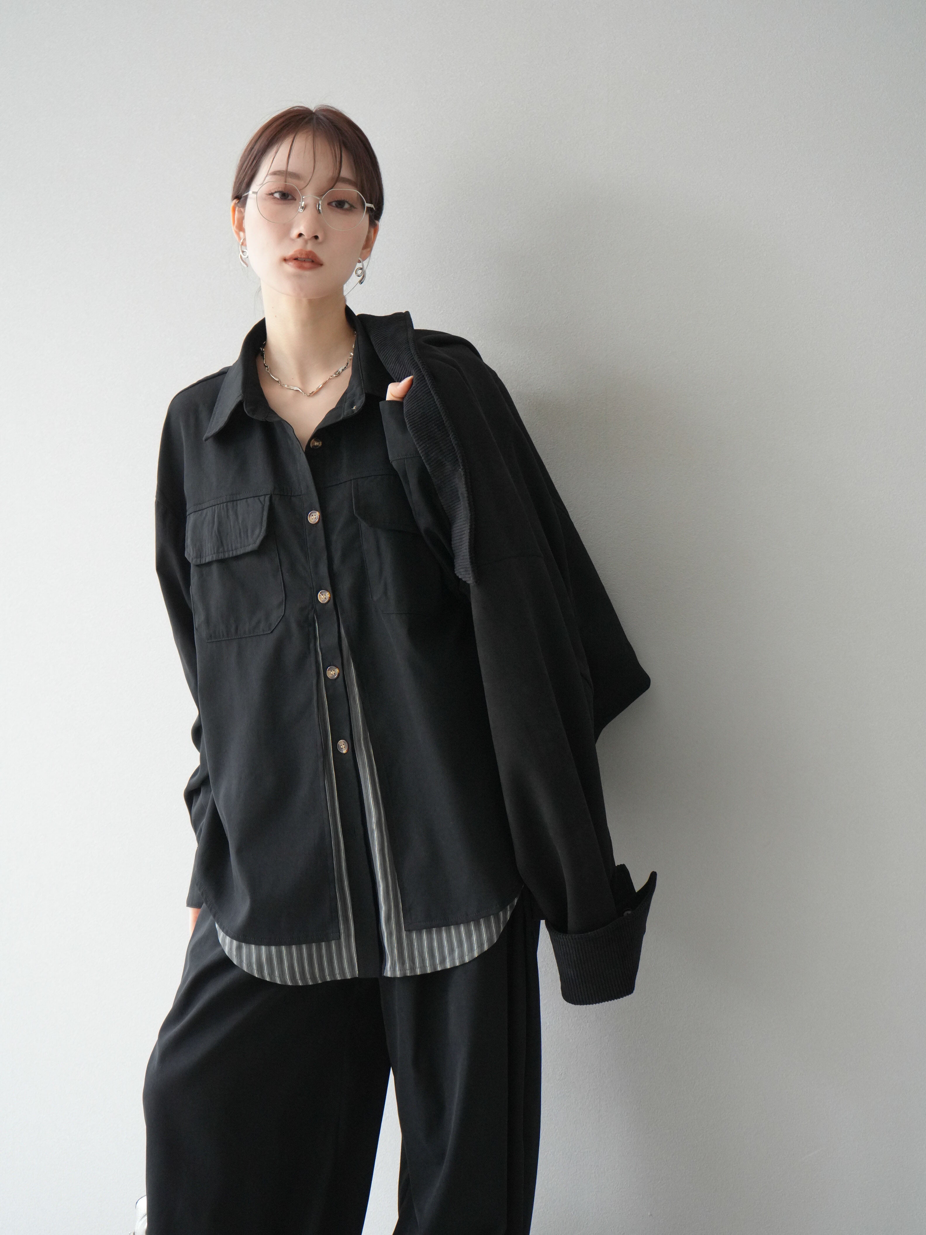 atlast&co.アトラスト 黒コーデュロイジャケット 40サイズ美品 atlast&co.アトラスト 黒コーデュロイジャケット 40サイズ美品