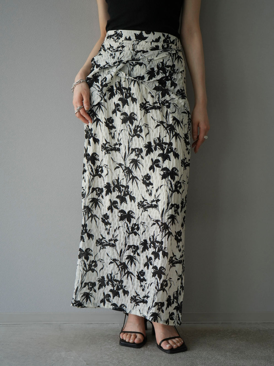 [Pre-order] Washer waist design flower pattern skirt/off-white