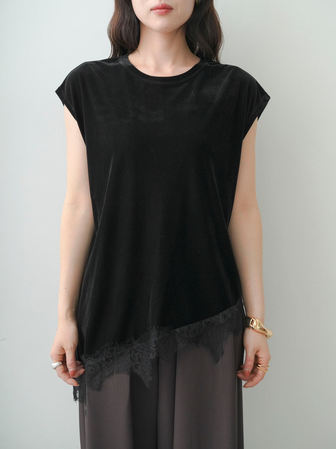[予約]ベロアレースコンビアシメノースリトップス/black