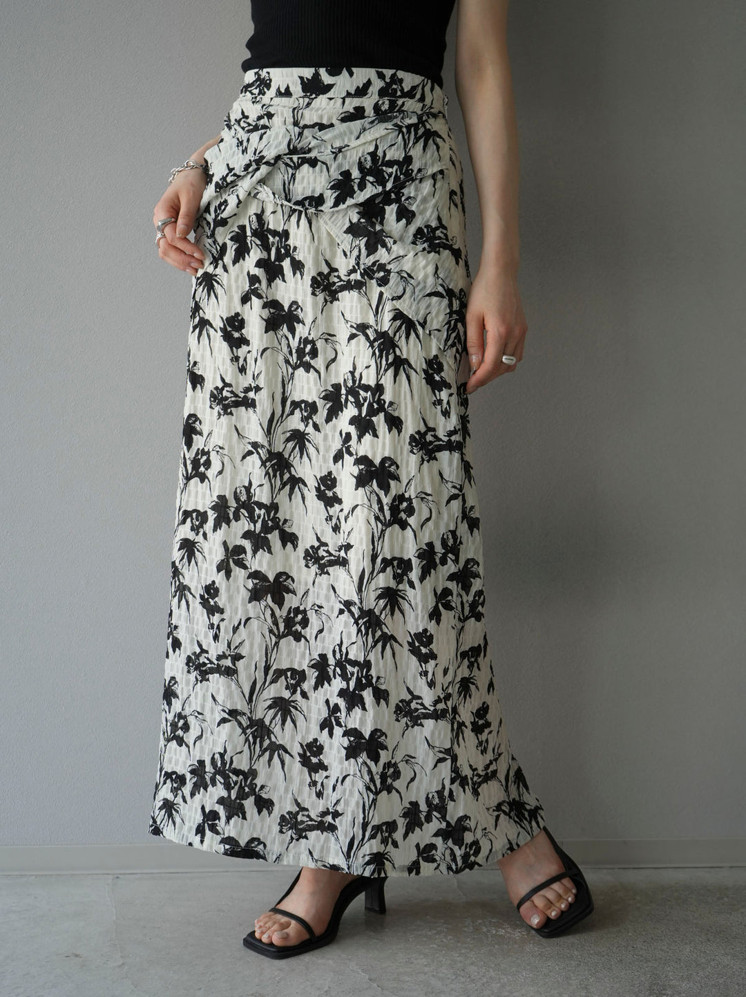 [Pre-order] Washer waist design flower pattern skirt/off-white