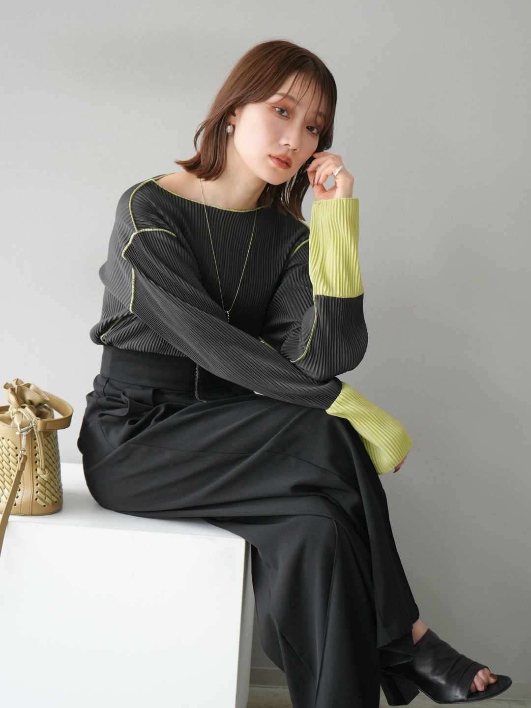 [予約]バイカラープリーツトップス/チャコール