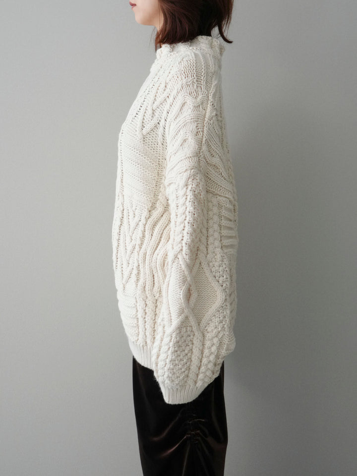 [予約]ケーブル編みモックネックニットプルオーバー/ivory