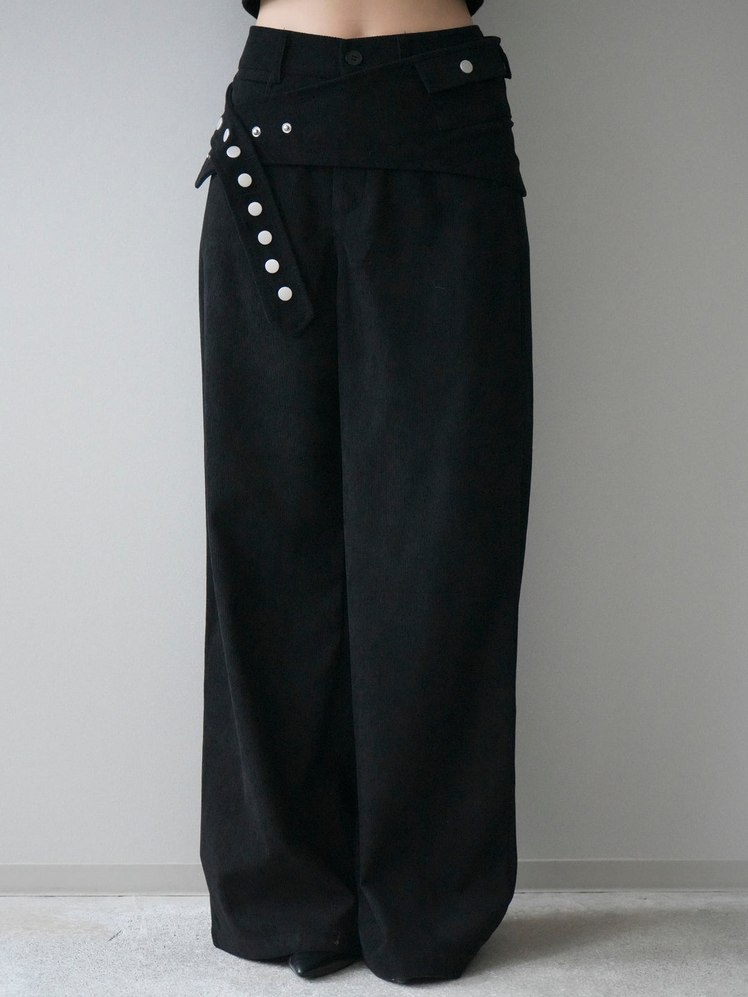 [予約]コーデュロイ巻きベルト付きパンツ/black