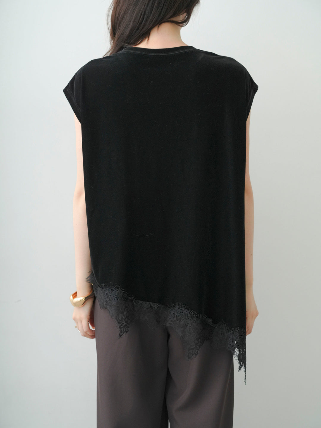 [予約]ベロアレースコンビアシメノースリトップス/black