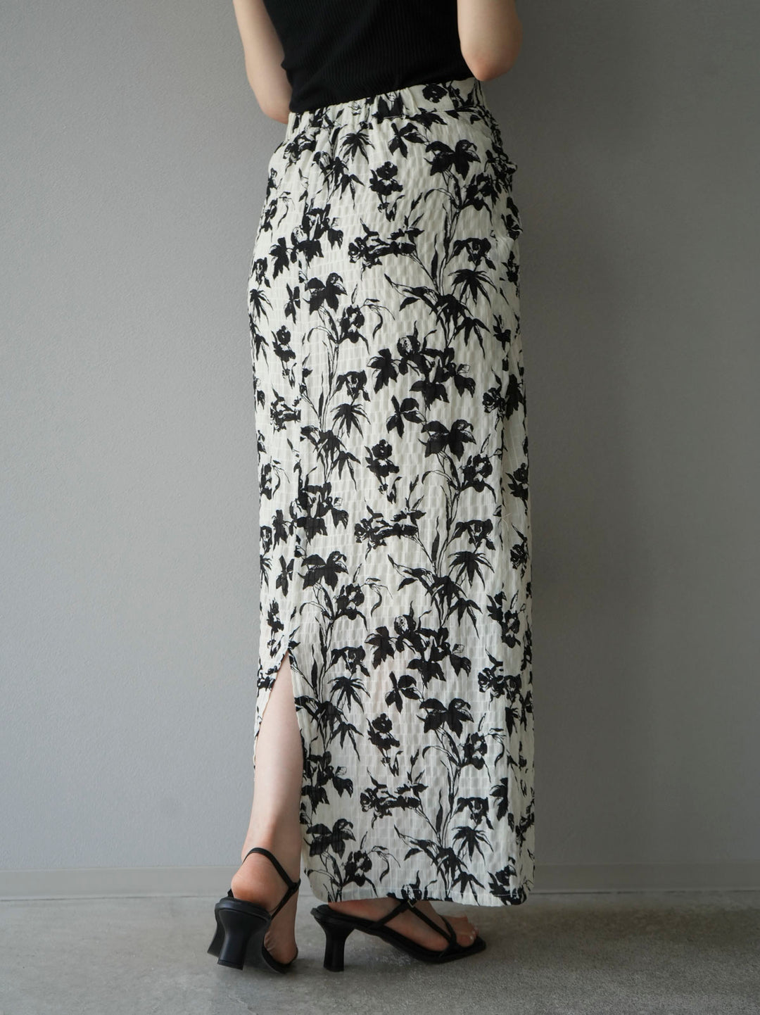 [Pre-order] Washer waist design flower pattern skirt/off-white