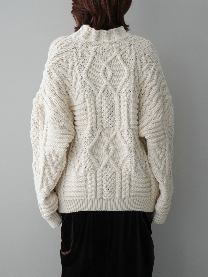 [予約]ケーブル編みモックネックニットプルオーバー/ivory