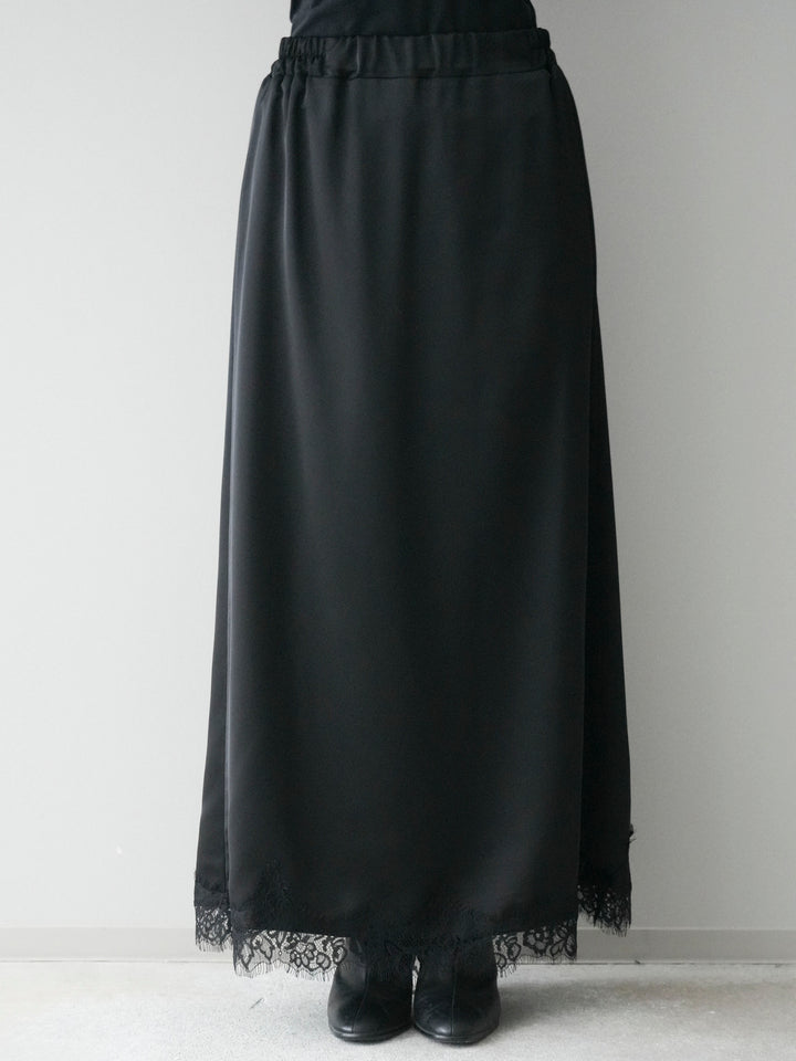 [予約]裾レースサテンナロースカート/black