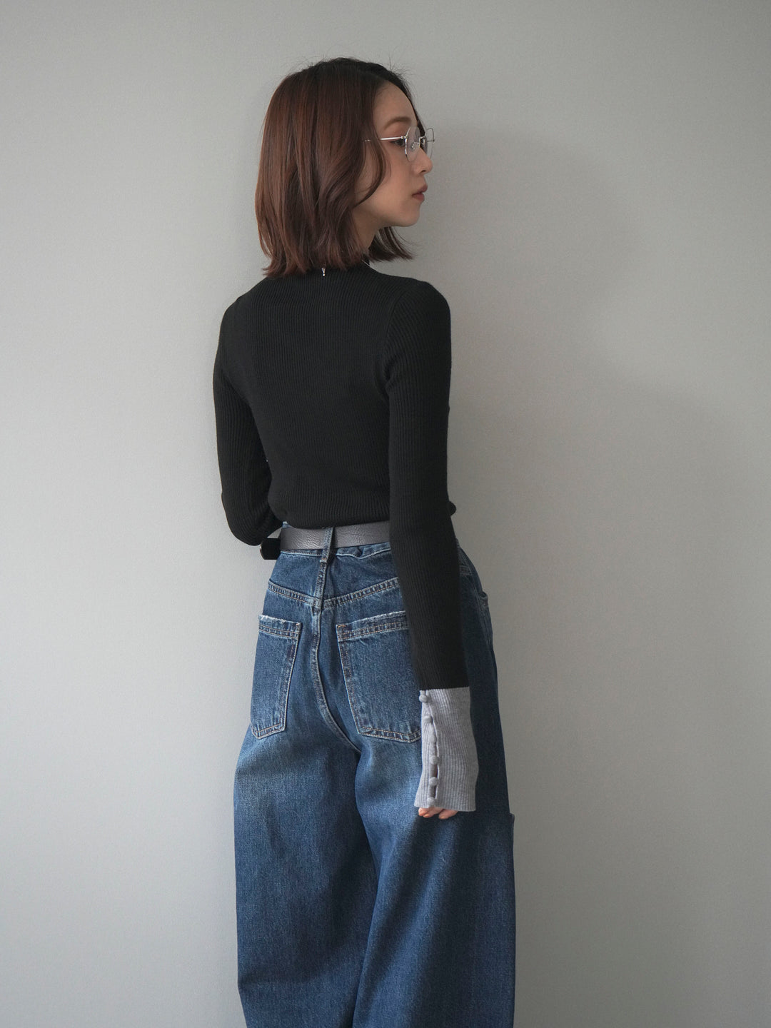 [予約]袖ボタンハイネック配色リブニットトップス/black
