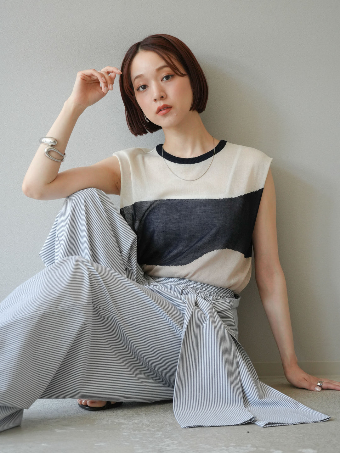 [SET] 雙色透視針織無袖上衣 + 條紋束腰休閒褲 (2set)